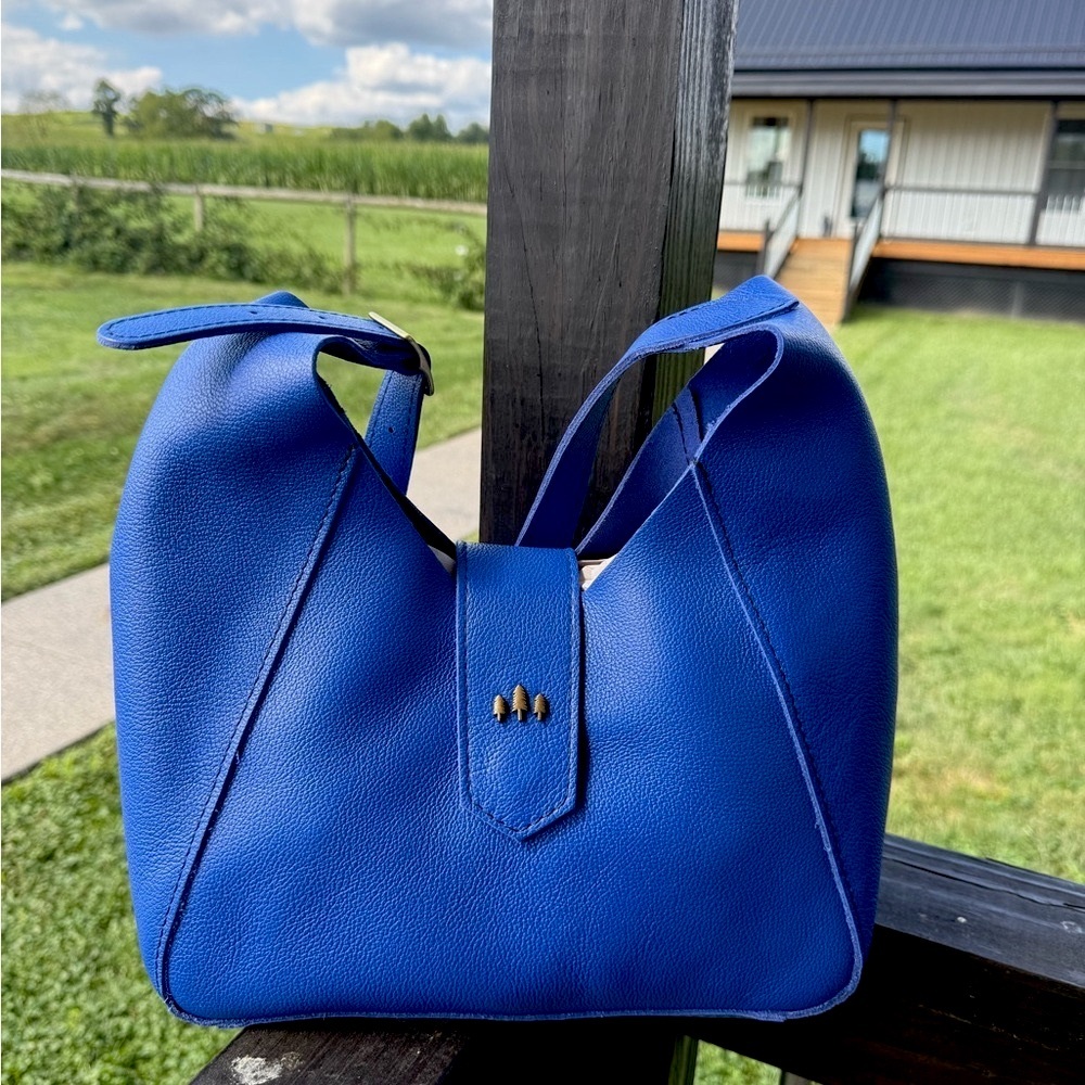 Portland Leather Astro Blue Flora BNNU gift condition in original box